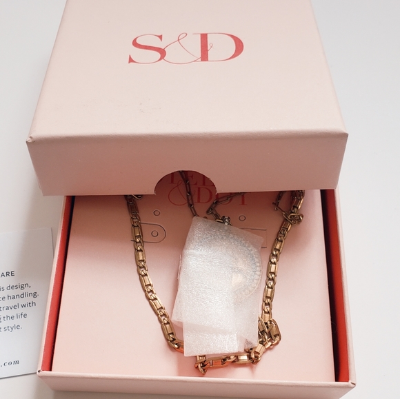 S&D Heritage Coin Pendant Necklace in Gold - Picture 7 of 7